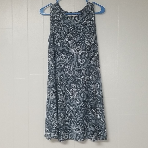 LOFT Dresses & Skirts - Loft Grey White And Black Slip On Dress Size XS